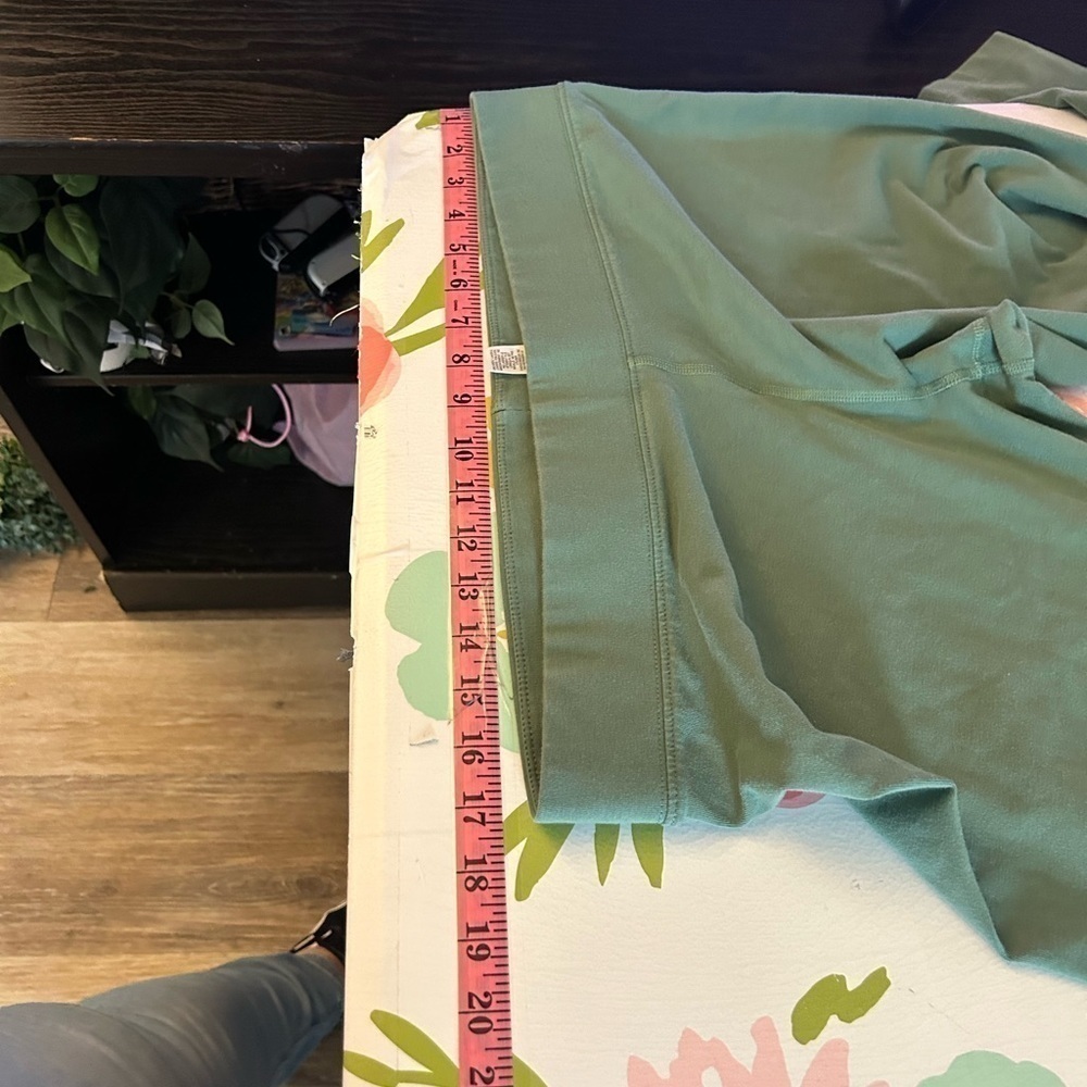 Women's High-Waisted 7/8 Leggings green with white stitched logo - Picture 8 of 8